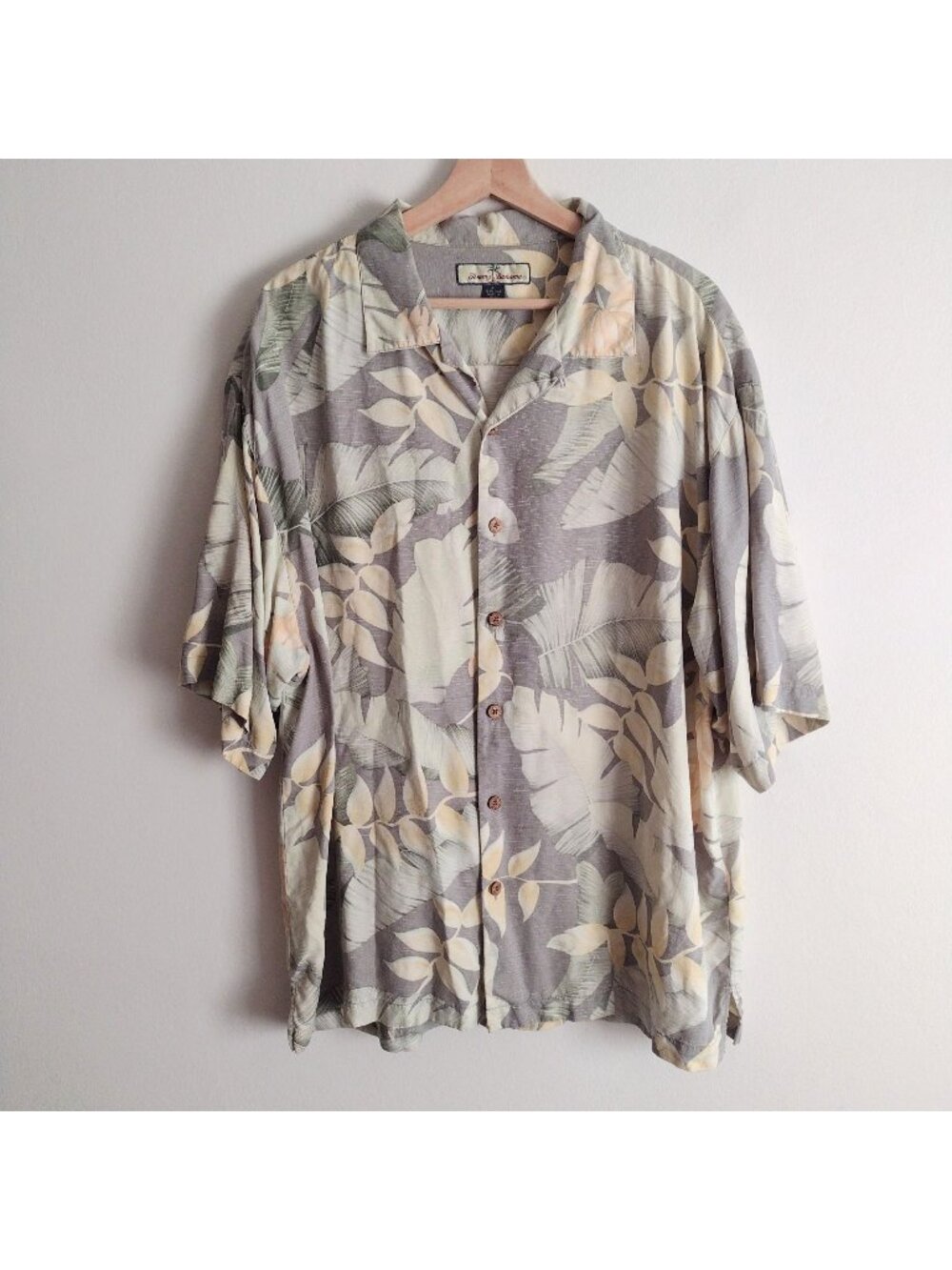 Tommy Bahama Aloha Silk Shirt XL Gray Yellow Hawaiian Camp Shirt